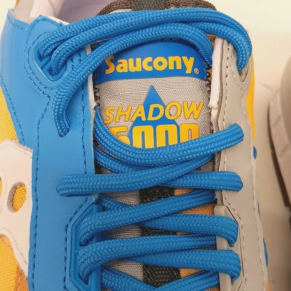 Saucony Women's Shadow 5000 Outdoor Low Top Sneakers - Blue and Camel