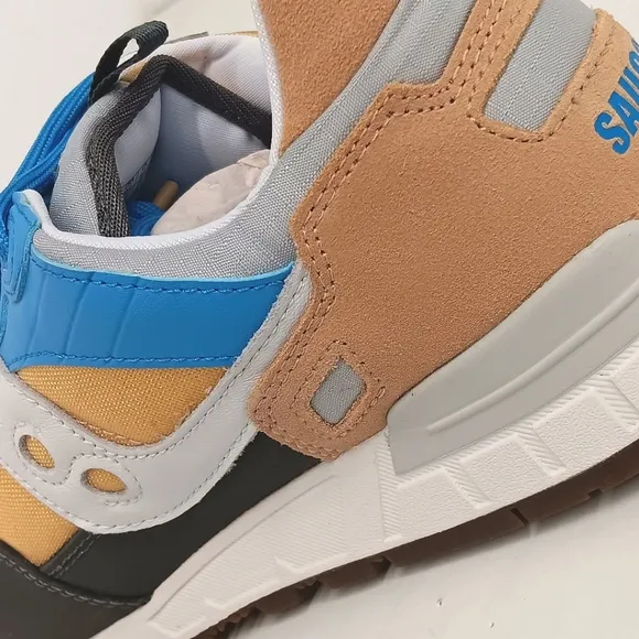 Saucony Women's Shadow 5000 Outdoor Low Top Sneakers - Blue and Camel