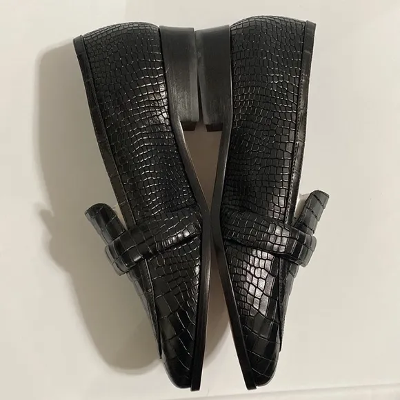 Schutz Romina Croc-Embossed All Leather Loafers in new black size 8