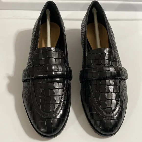 Schutz Romina Croc-Embossed All Leather Loafers in new black size 8