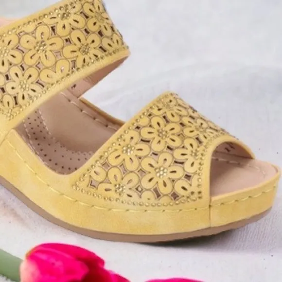 Size 10 Yellow Double Strap Floral Peep Toe Slide On Padded Wedge Sandal