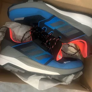 Size 12- Adidas Terrex Trailmaker Goretex waterproof hiking shoes like new
