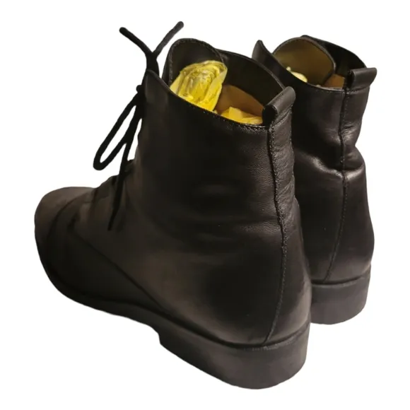 Size 8 Enzo Angiolini Black Leather Lace-up Ankle Boots - Black