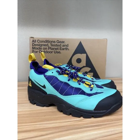 Size 8 - Nike ACG Air Mada Light Menta