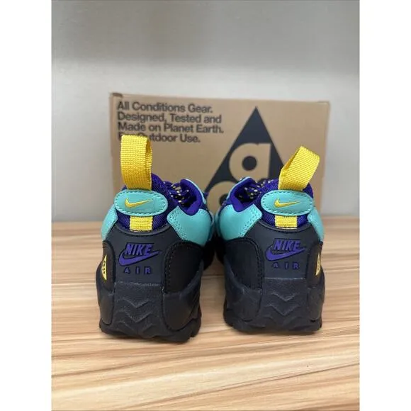 Size 8 - Nike ACG Air Mada Light Menta