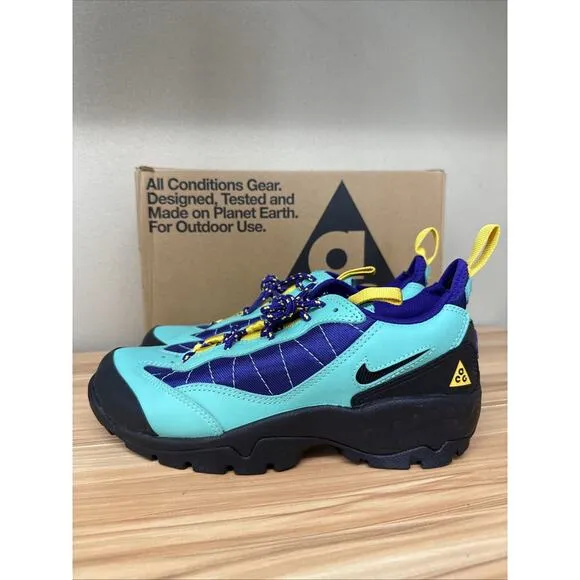 Size 8 - Nike ACG Air Mada Light Menta