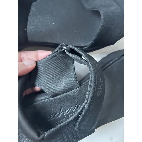 Skechers D'Lux Walker Sandals black size 8