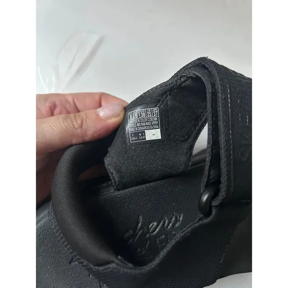 Skechers D'Lux Walker Sandals black size 8