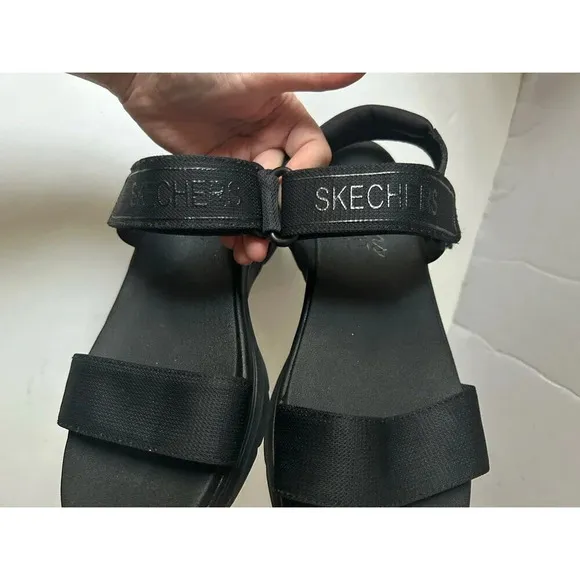 Skechers D'Lux Walker Sandals black size 8