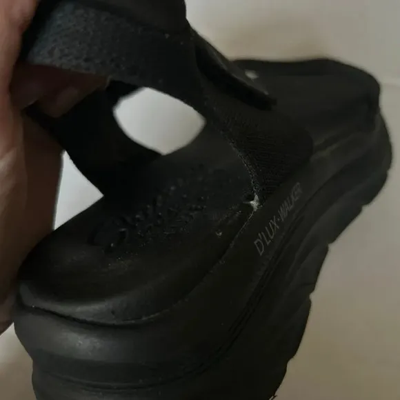 Skechers D'Lux Walker Sandals black size 8