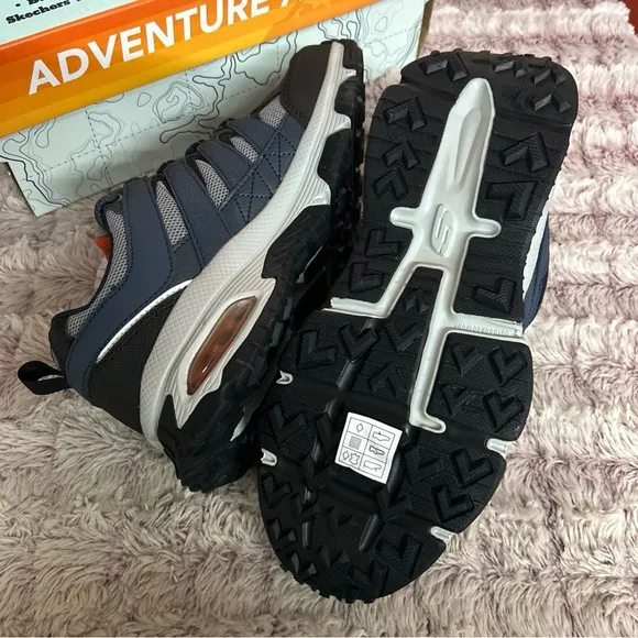 SKECHERS Outdoor Men's Sneakers size 6.5 wide