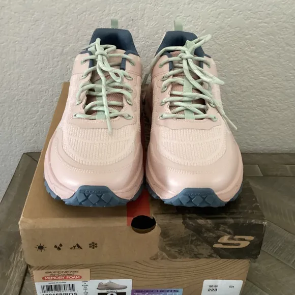 Skechers Women’s Relaxed Fit: D’Lux Journey Trail Running Sneakers, size 9