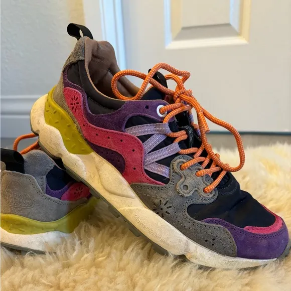 sneakers flower mountain.