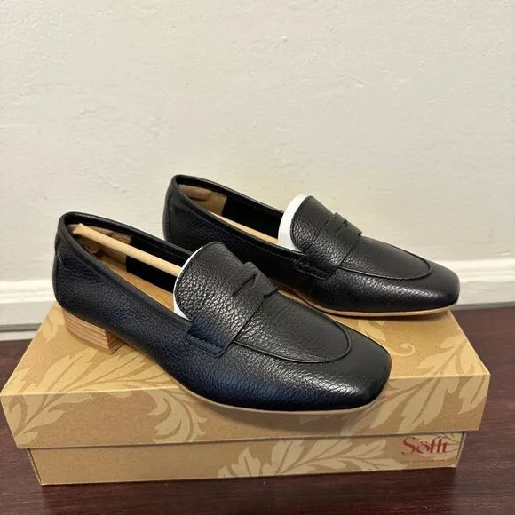 Sofft Black Leather Slip-On Loafers size 7, women’s
