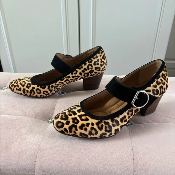 Sofft Brown and Black Flats with Classic Mary Jane Design