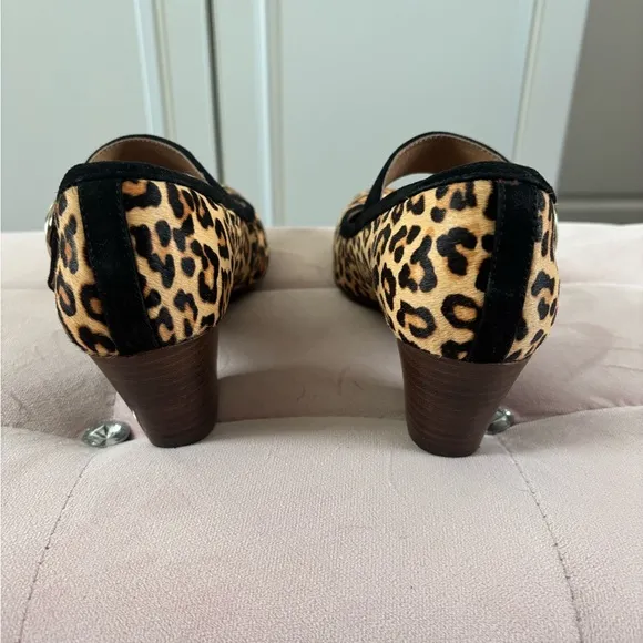 Sofft Brown and Black Flats with Classic Mary Jane Design