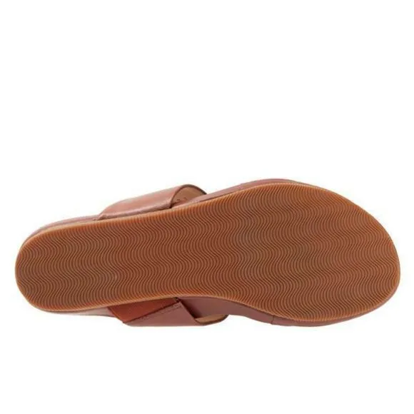SoftWalk Women's sz 9.5 Calimesa Sandal Thong Slides Slip on Casual Flats