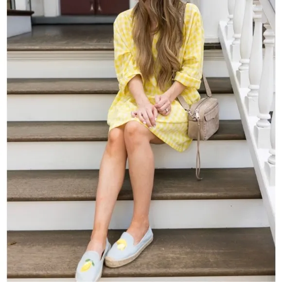 Soludos platform espadrille flats embroidered lemons Size 9