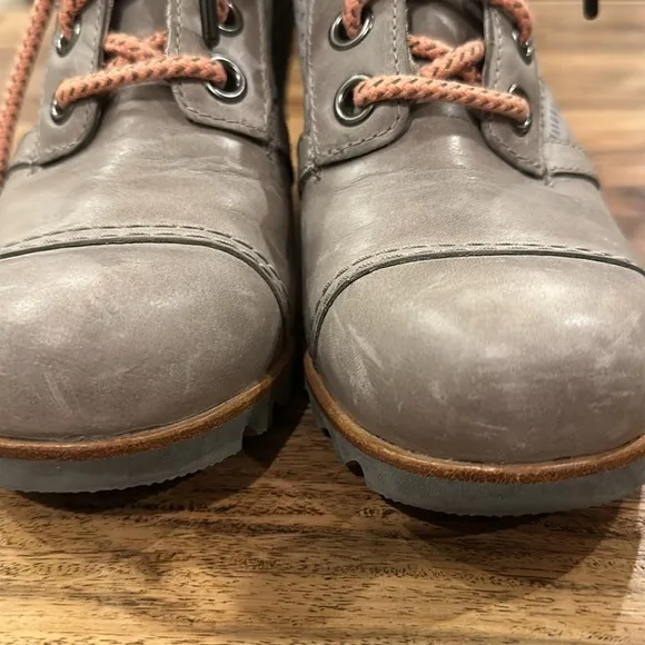 Sorel 1964 Premium Lace Up Perforated Wedge Boots Sz7.5
