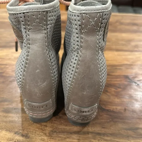 Sorel 1964 Premium Lace Up Perforated Wedge Boots Sz7.5