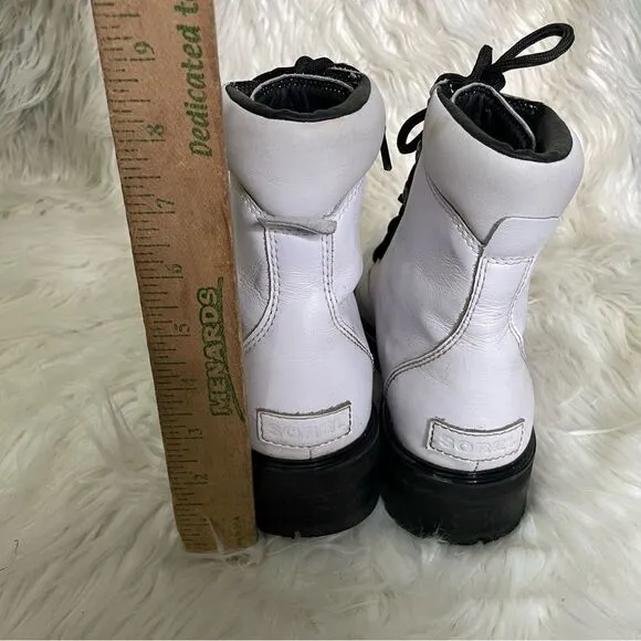 Sorel 9.5 Lenox White Lace Up Combat Hiking Boot Leather Waterproof Lug Sole