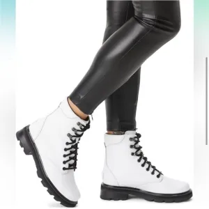 Sorel 9.5 Lenox White Lace Up Combat Hiking Boot Leather Waterproof Lug Sole