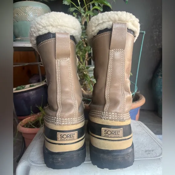 Sorel Caribou insulated heavy duty women’s boots. Size 7. EUC