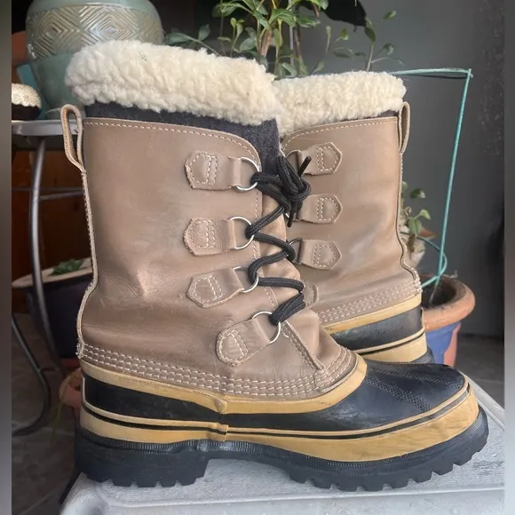 Sorel Caribou insulated heavy duty women’s boots. Size 7. EUC