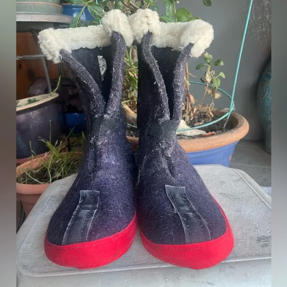 Sorel Caribou insulated heavy duty women’s boots. Size 7. EUC