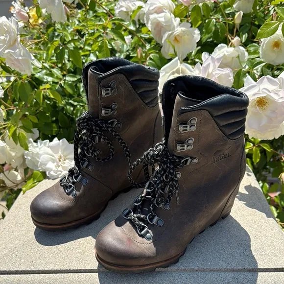 Sorel Conquest Wedge Boots Quarry / Black Size 7