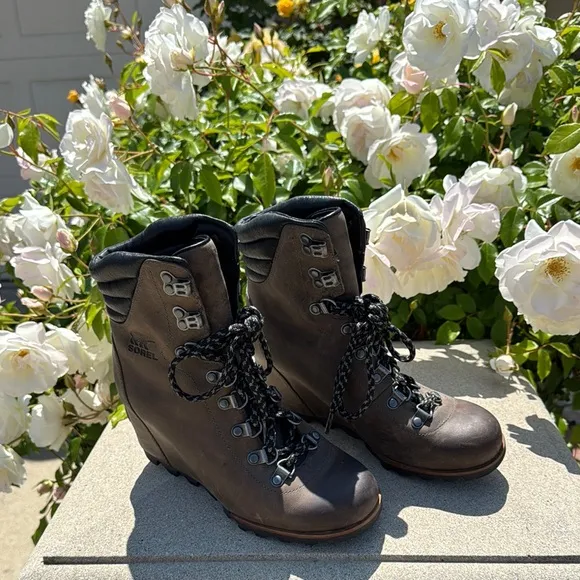 Sorel Conquest Wedge Boots Quarry / Black Size 7