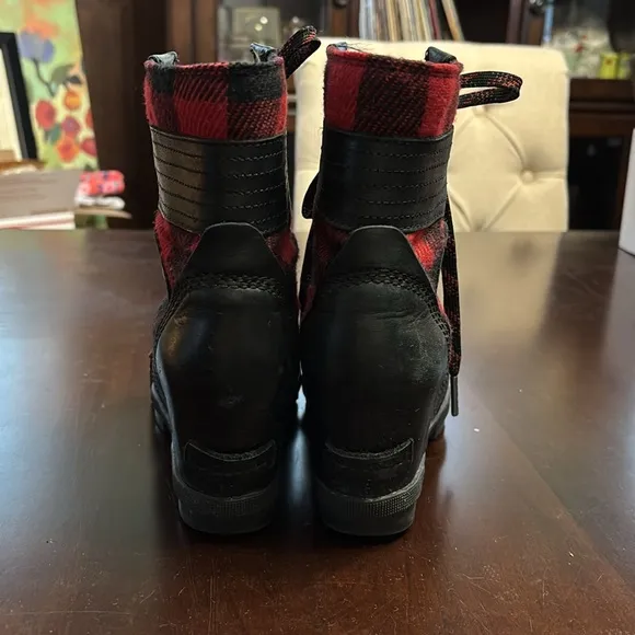Sorel Lexie Wedge in Buffalo Plaid women’s size 7