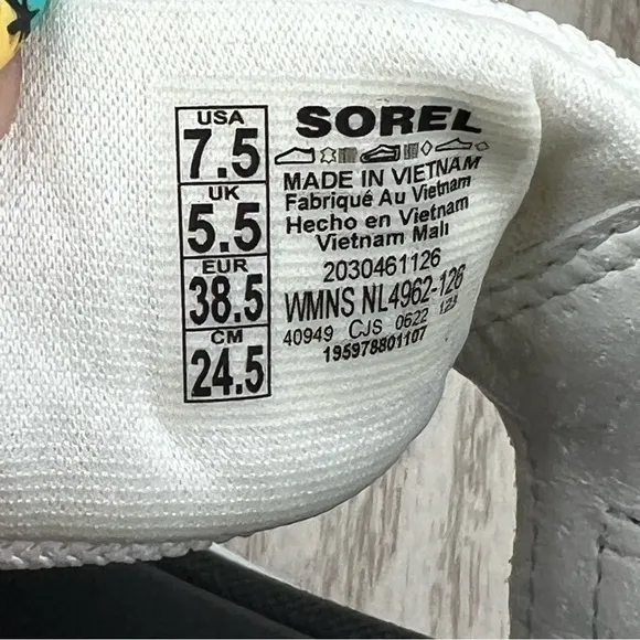 Sorel Women's Kinetic Impact Y Strap High Sandals 7.5 Sea Salt Koi (White) $135