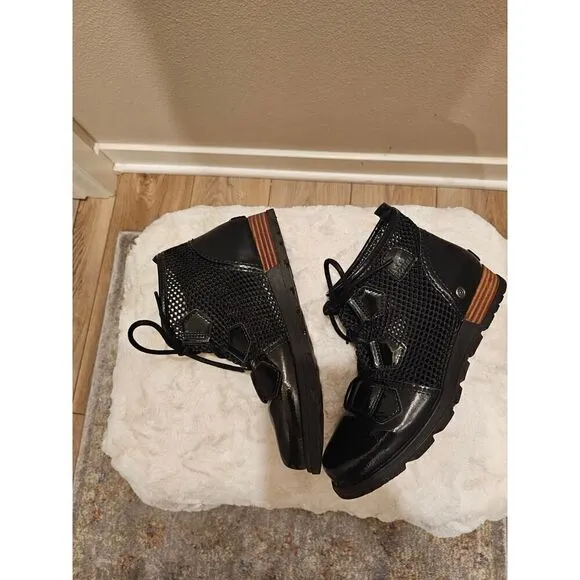 Sorel Black Patent Leather Lace Up Ankle Boots Size 7.5