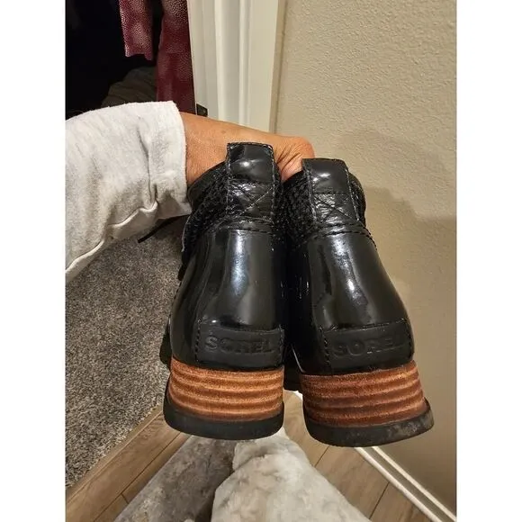 Sorel Black Patent Leather Lace Up Ankle Boots Size 7.5