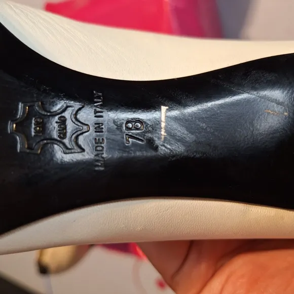 St. John Black and White Flats Elegant Loafers
