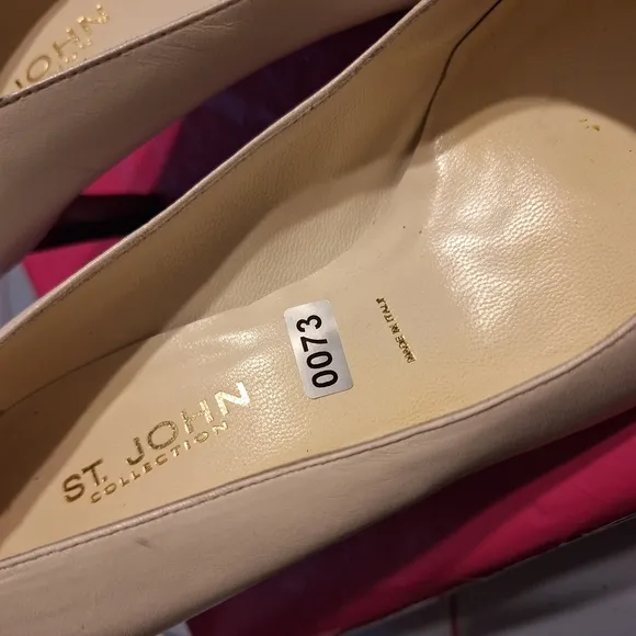 St. John Black and White Flats Elegant Loafers