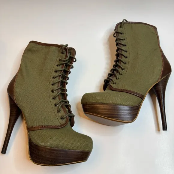 Steve Madden Clovurr Green Lace-Up Boots
