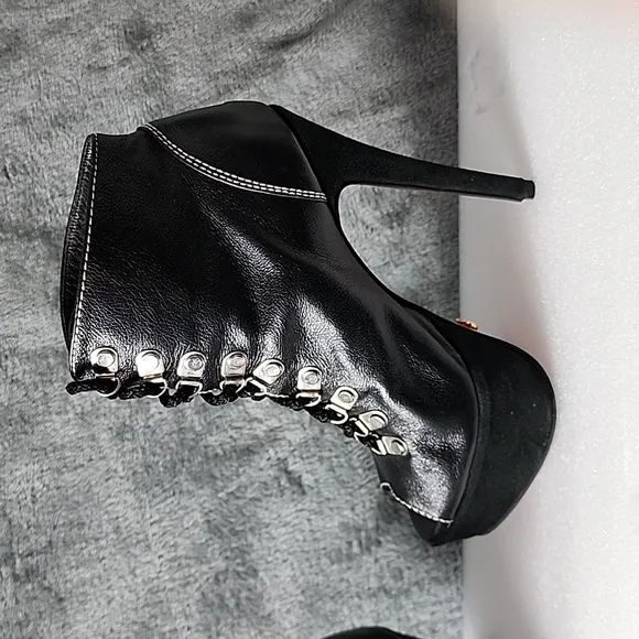 Stilettos Peep Toe Platform Lace-Up Boots with Red bottoms Size 8