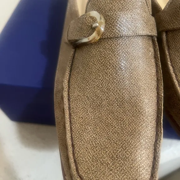 Stuart Weitzman Beige Textured Leather Slip On Slides Mules‎ Loafers Size 9.5M
