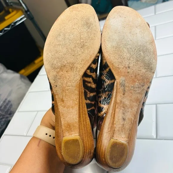 Stuart weitzman chitchat leopard printed ballets flats open toe 8M