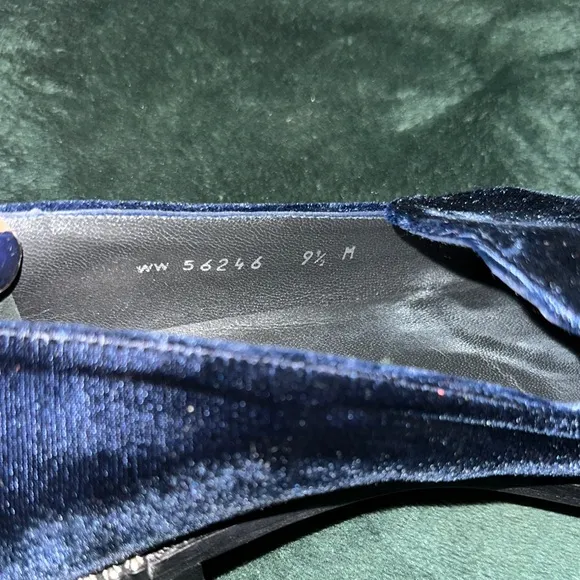 Stuart Weitzman Runatab Velvet Flat In Blue Size 9 1/2 Preowned MSRP $425