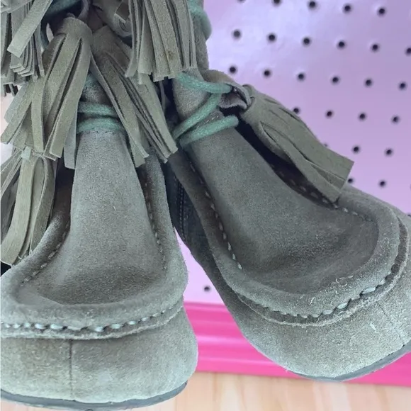 Suede lace up boots. Joyfolie