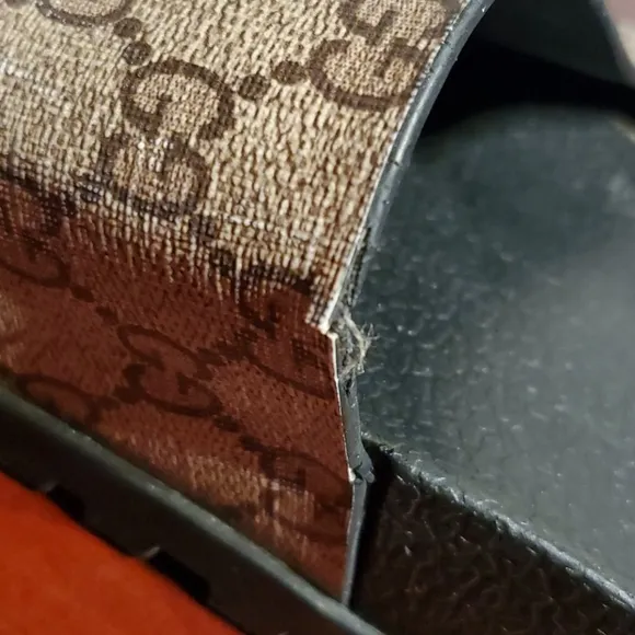 Summer/ Moving Sale Gucci GG Supreme Monogram Bee Slide Sandals