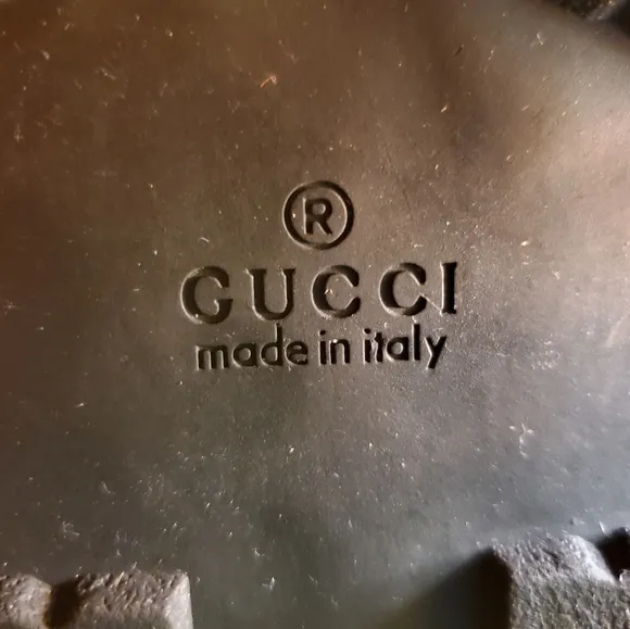 Summer/ Moving Sale Gucci GG Supreme Monogram Bee Slide Sandals