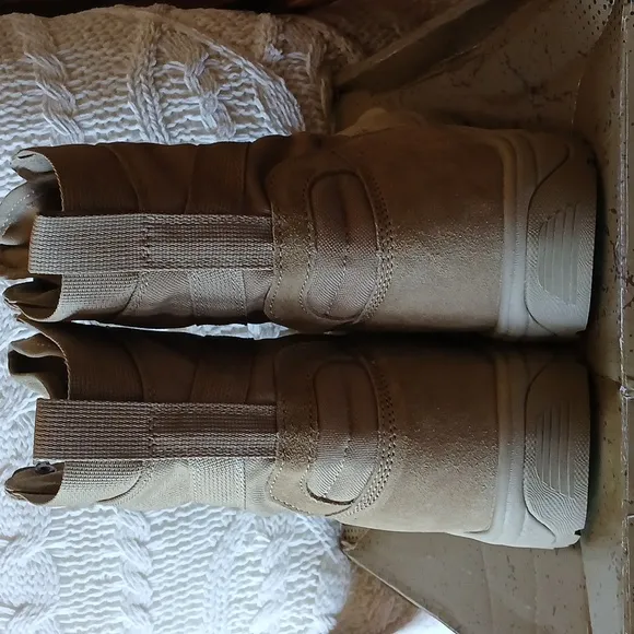 Tan Tactical Boots Free Solder Size 12 Waterproof.