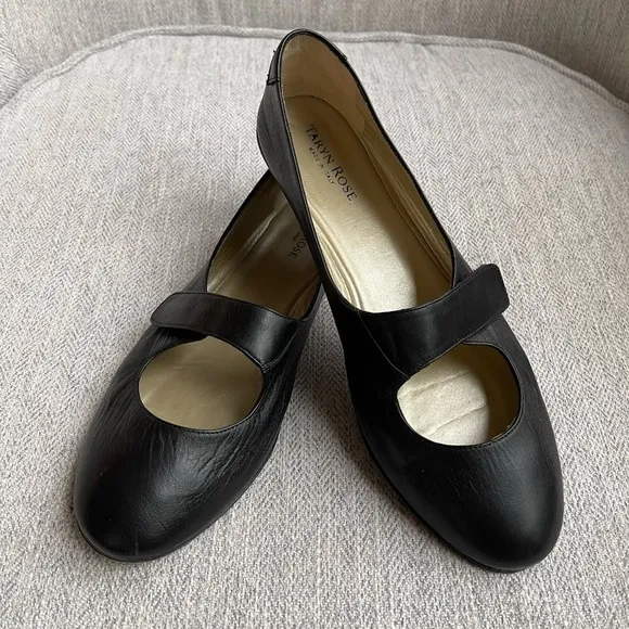 Taryn Rose Black Leather Mary Jane Ballet Flats Loafer Wedge Heel Velcro Strap