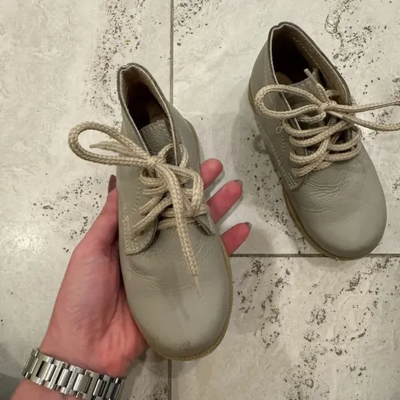 The Humble Soles Leather Grey Chukka Lace-Up Boots