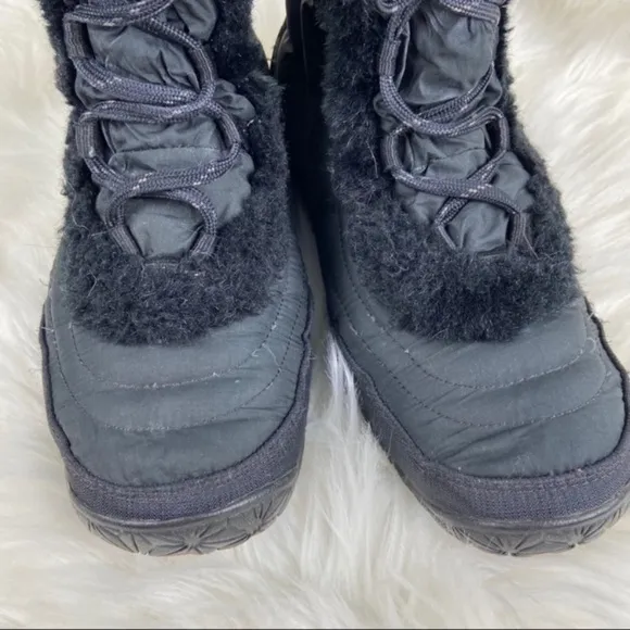 THE NORTH FACE WINTER LACE UP BOOTS SIZE 6.5
