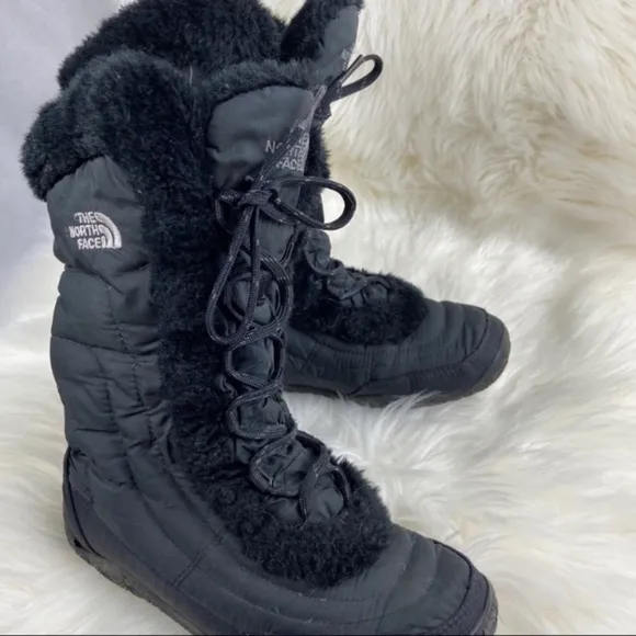 THE NORTH FACE WINTER LACE UP BOOTS SIZE 6.5